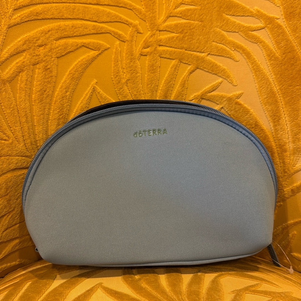 DoTERRA Make up Bag